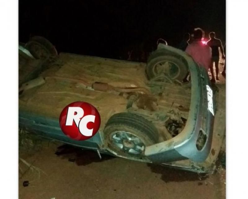 Jovem de 20 anos morre após veículo capotar na BR-429, em São Francisco do Guaporé Jovem de 20 anos morre após veículo capotar na BR-429, em São Francisco do Guaporé