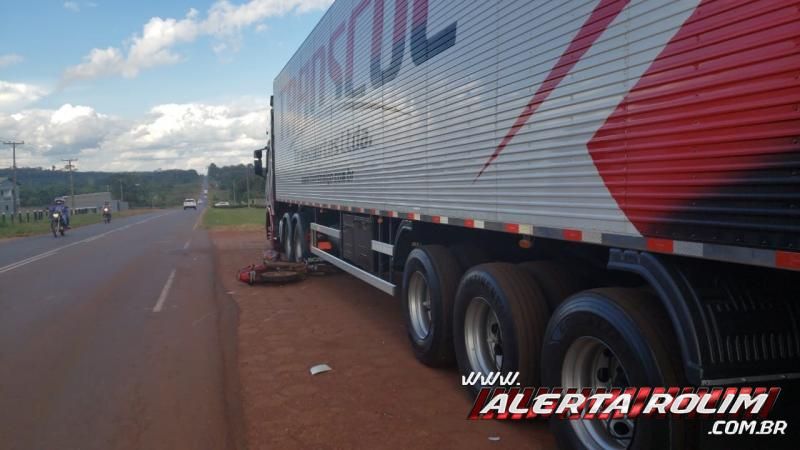 Motociclista é socorrido pelos bombeiros após colisão na RO-010, em Rolim de Moura Motociclista é socorrido pelos bombeiros após colisão na RO-010, em Rolim de Moura