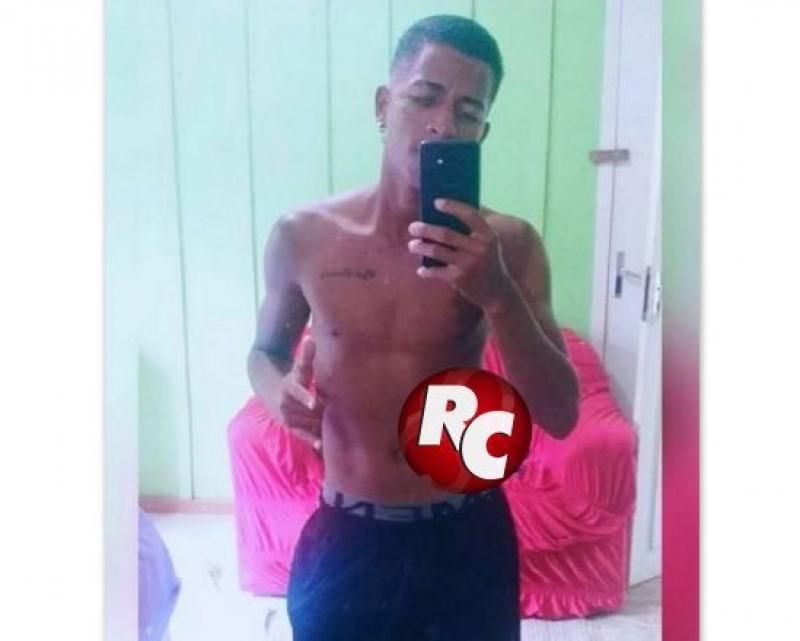 Motociclista morre ao colidir contra caminhonete F-1000 na RO 481, em São Miguel do Guaporé Motociclista morre ao colidir contra caminhonete F-1000 na RO 481, em São Miguel do Guaporé