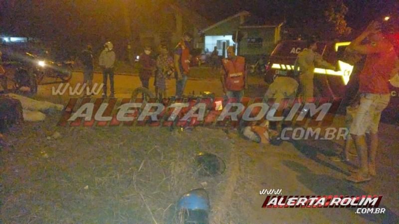Mototaxista fratura braço e outro motociclista fratura a perna após colisão no Centro de Rolim de Moura – Veja o vídeo Mototaxista fratura braço e outro motociclista fratura a perna após colisão no Centro de Rolim de Moura – Veja o vídeo