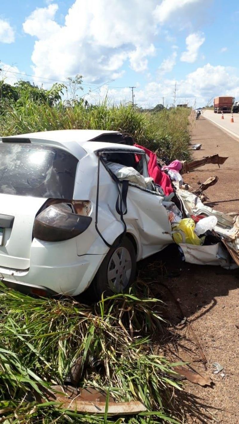 Mulher morre e idoso fica em estado grave após acidente na BR-364 Mulher morre e idoso fica em estado grave após acidente na BR-364