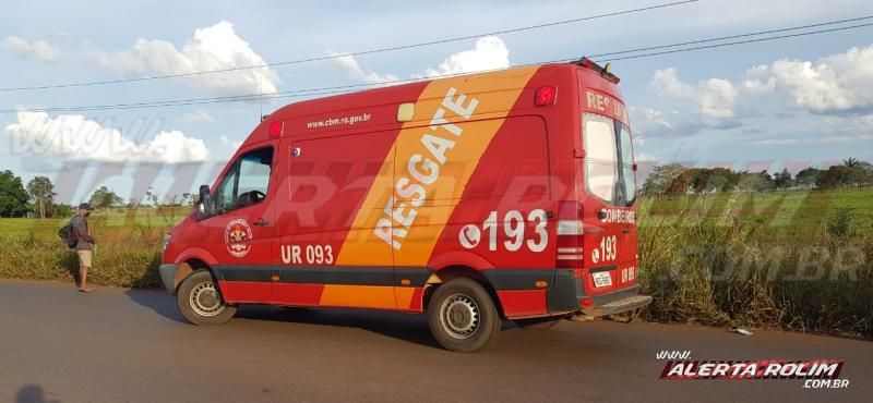 Para não atropelar motociclista que estava caído na pista, condutor de caminhonete efetua manobra e acaba tombando veículo na RO-010, em Rolim de Moura – Veja o vídeo  Para não atropelar motociclista que estava caído na pista, condutor de caminhonete efetua manobra e acaba tombando veículo na RO-010, em Rolim de Moura – Veja o vídeo