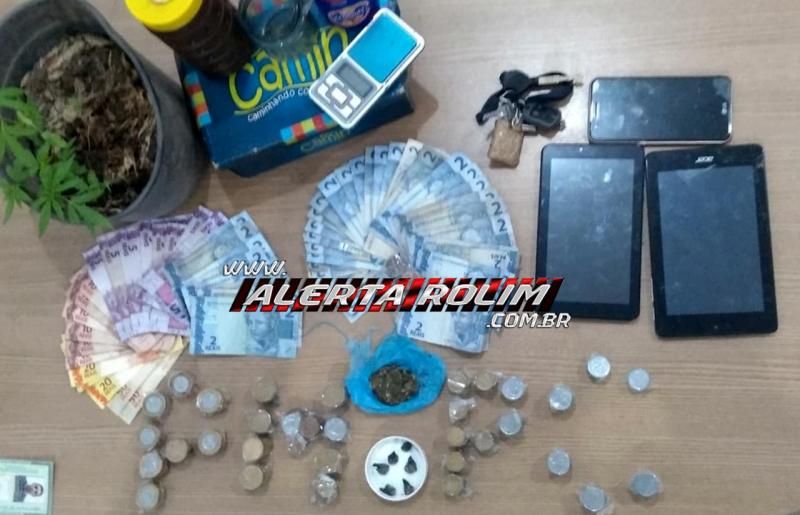 Traficante é preso durante trabalho em conjunto realizado pela Polícia Militar e Polícia Civil, em Rolim de Moura Traficante é preso durante trabalho em conjunto realizado pela Polícia Militar e Polícia Civil, em Rolim de Moura