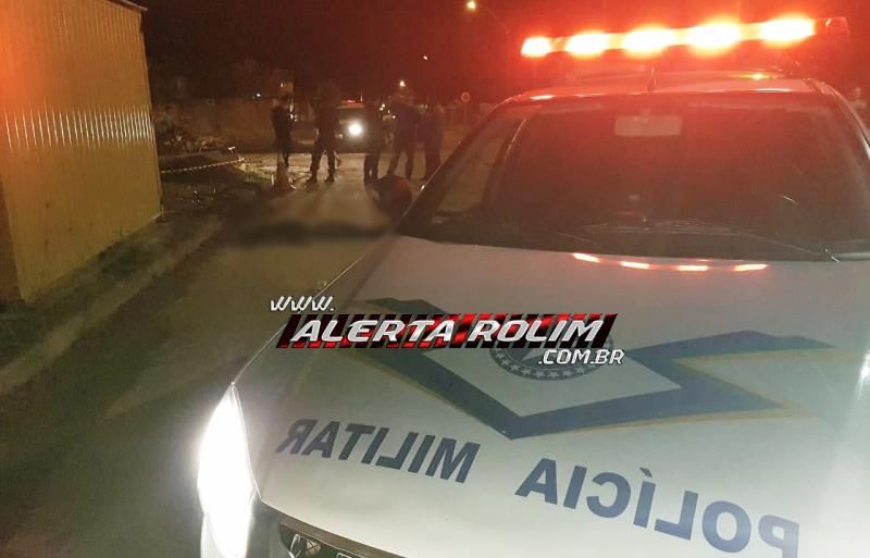 URGENTE - Homem é morto a pauladas e pedradas, no Bairro Planalto, em Rolim de Moura URGENTE - Homem é morto a pauladas e pedradas, no Bairro Planalto, em Rolim de Moura
