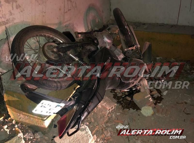 URGENTE – Motociclista perde a vida após bater em ponto de ônibus do km 12 da RO-383, em Rolim de Moura URGENTE – Motociclista perde a vida após bater em ponto de ônibus do km 12 da RO-383, em Rolim de Moura