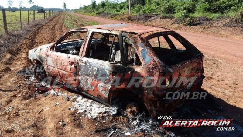 Veículo é encontrado incendiado na linha do Pedro, em Castanheiras