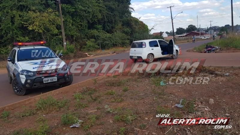 Adolescente conduzindo moto é socorrida pelos bombeiros ao se envolver em acidente de trânsito na Rua Parnaíba, em Rolim de Moura - Vídeo Adolescente conduzindo moto é socorrida pelos bombeiros ao se envolver em acidente de trânsito na Rua Parnaíba, em Rolim de Moura - Vídeo
