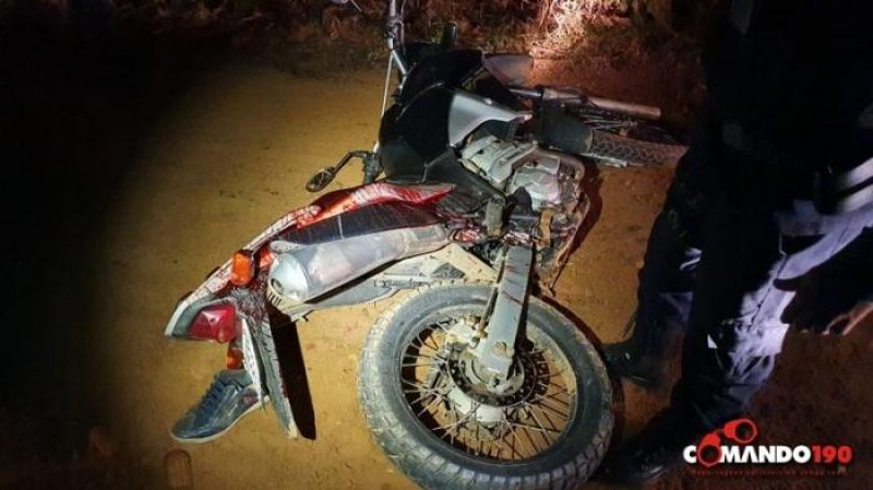 Assaltante é baleado nas pernas e nádegas durante troca de tiros com a PM, em Ji-Paraná Assaltante é baleado nas pernas e nádegas durante troca de tiros com a PM, em Ji-Paraná