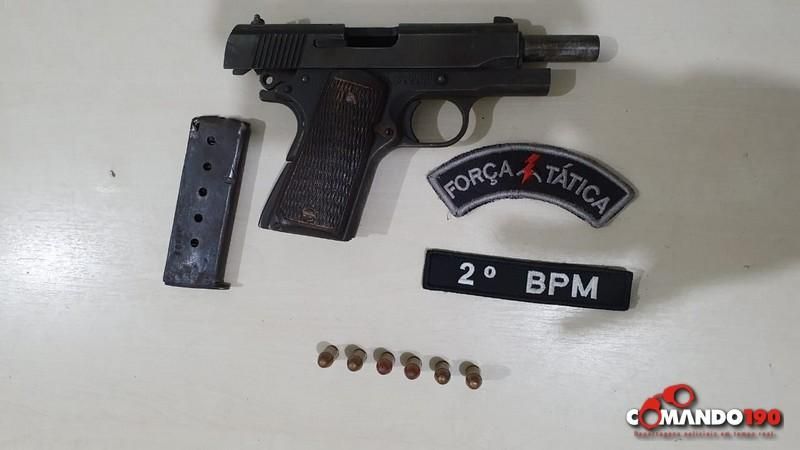 Assaltante é baleado nas pernas e nádegas durante troca de tiros com a PM, em Ji-Paraná Assaltante é baleado nas pernas e nádegas durante troca de tiros com a PM, em Ji-Paraná