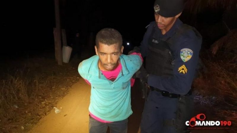 Assaltante é baleado nas pernas e nádegas durante troca de tiros com a PM, em Ji-Paraná Assaltante é baleado nas pernas e nádegas durante troca de tiros com a PM, em Ji-Paraná