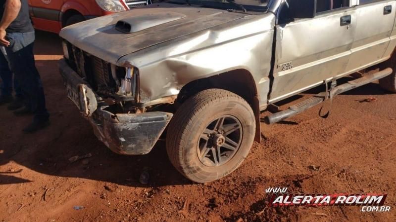 Bombeiros socorrem motociclista vítima de acidente de trânsito no Bairro Beira Rio, em Rolim de Moura – Vídeo Bombeiros socorrem motociclista vítima de acidente de trânsito no Bairro Beira Rio, em Rolim de Moura – Vídeo