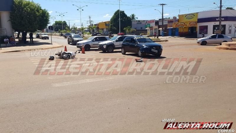 Carro e moto colidem no cruzamento da Rua Guaporé com a Avenida Fortaleza, em Rolim de Moura Carro e moto colidem no cruzamento da Rua Guaporé com a Avenida Fortaleza, em Rolim de Moura