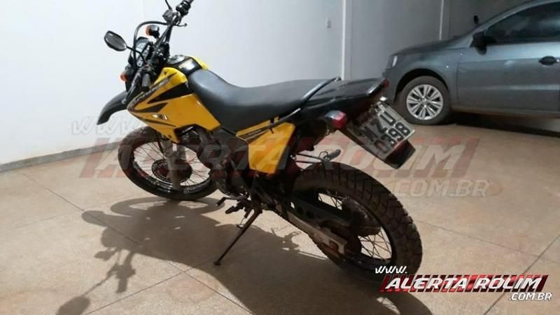 Casal de traficante é preso com quase 3 kg de drogas, arma de fogo e mais de 13 mil reais durante ação entre PM e PC, em Rolim de Moura - Vídeo Casal de traficante é preso com quase 3 kg de drogas, arma de fogo e mais de 13 mil reais durante ação entre PM e PC, em Rolim de Moura - Vídeo