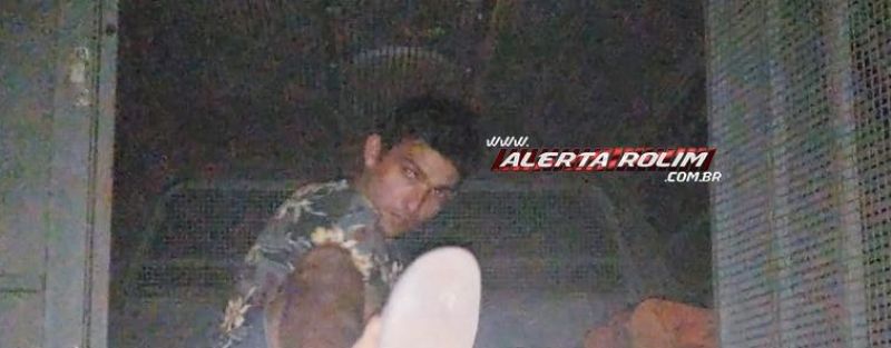 Casal de traficante é preso com quase 3 kg de drogas, arma de fogo e mais de 13 mil reais durante ação entre PM e PC, em Rolim de Moura - Vídeo Casal de traficante é preso com quase 3 kg de drogas, arma de fogo e mais de 13 mil reais durante ação entre PM e PC, em Rolim de Moura - Vídeo