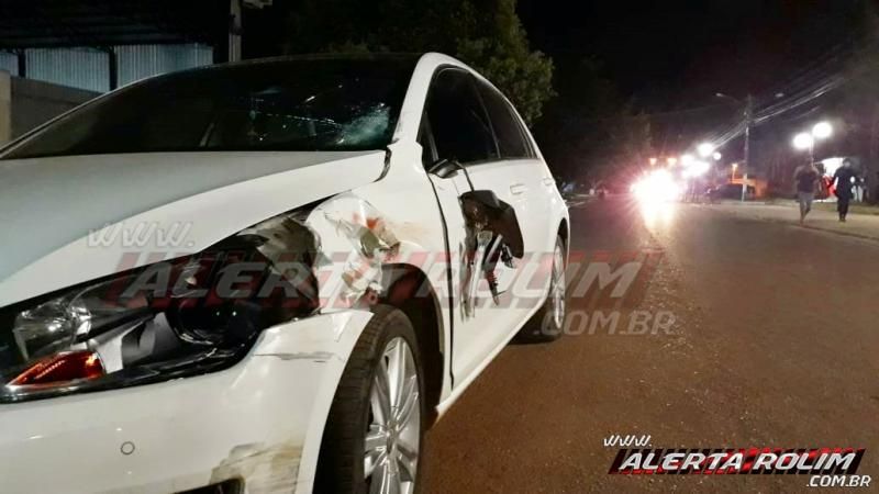 Casal que trafegava em uma bicicleta é socorrido pelos bombeiros com graves ferimentos, após colisão com carro, em Rolim de Moura - Vídeo Casal que trafegava em uma bicicleta é socorrido pelos bombeiros com graves ferimentos, após colisão com carro, em Rolim de Moura - Vídeo