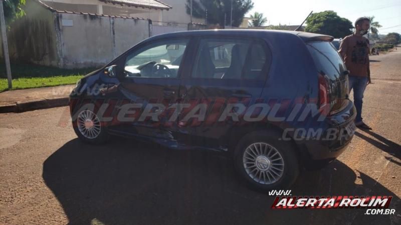 Colisão entre dois veículos é registrada no Centro de Rolim de Moura – Vídeo Colisão entre dois veículos é registrada no Centro de Rolim de Moura – Vídeo