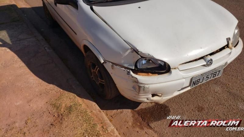 Colisão entre dois veículos é registrada no Centro de Rolim de Moura – Vídeo Colisão entre dois veículos é registrada no Centro de Rolim de Moura – Vídeo