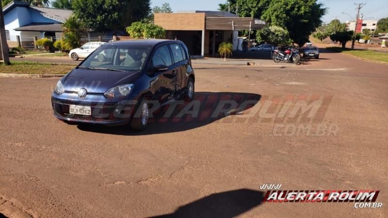 Colisão entre dois veículos é registrada no Centro de Rolim de Moura – Vídeo Colisão entre dois veículos é registrada no Centro de Rolim de Moura – Vídeo