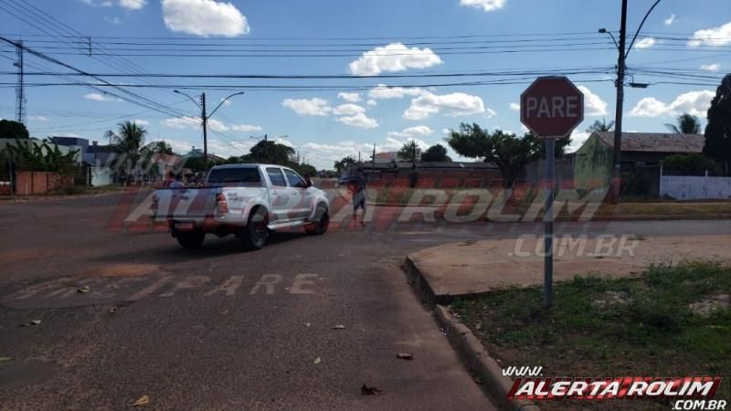Bombeiros atendem acidente de trânsito na tarde deste sábado em Rolim de Moura Bombeiros atendem acidente de trânsito na tarde deste sábado em Rolim de Moura