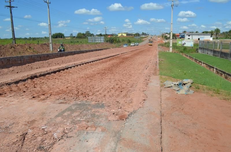 DER inicia trabalhos de recuperação em trecho crítico na RO-383 em Rolim de Moura DER inicia trabalhos de recuperação em trecho crítico na RO-383 em Rolim de Moura