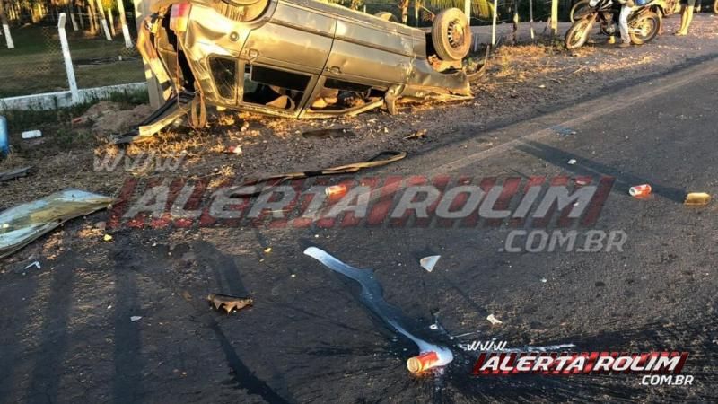 Dois veículos capotam durante grave colisão frontal na RO-383, em Santa Luzia do Oeste Dois veículos capotam durante grave colisão frontal na RO-383, em Santa Luzia do Oeste