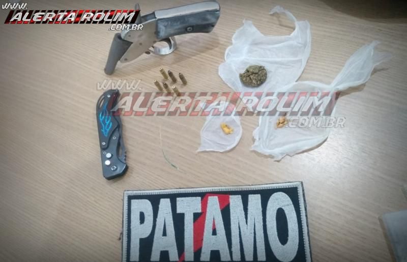 Dupla é presa pela equipe do PATAMO da PM com arma de fogo, munições e drogas, em Rolim de Moura - Vídeo Dupla é presa pela equipe do PATAMO da PM com arma de fogo, munições e drogas, em Rolim de Moura - Vídeo