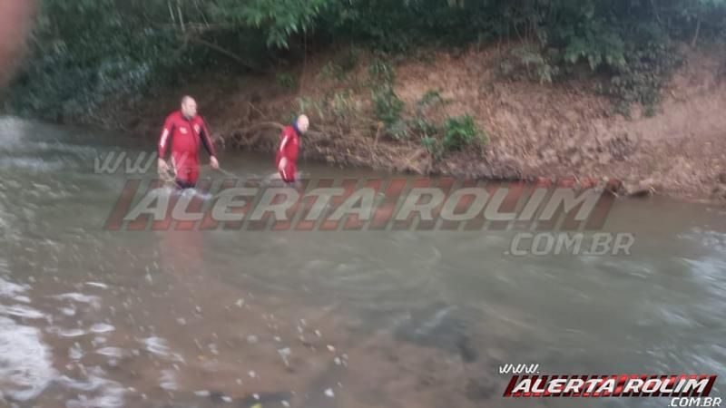 Homem morre afogado ao tentar desenroscar anzol em rio da linha 192, em Castanheiras Homem morre afogado ao tentar desenroscar anzol em rio da linha 192, em Castanheiras