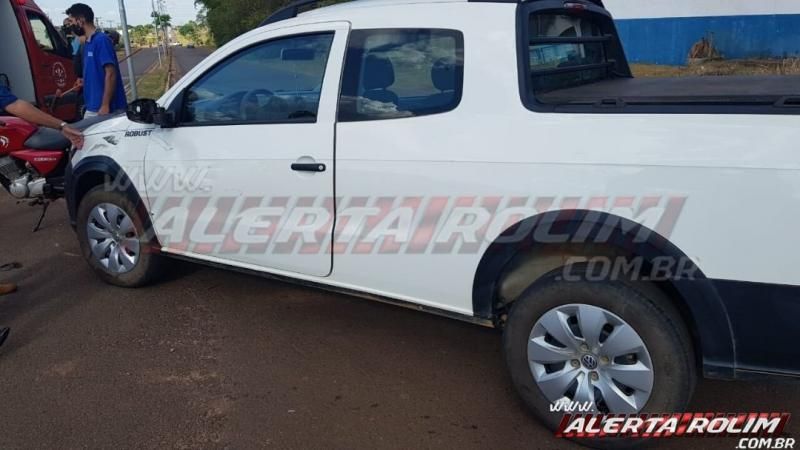 Motociclista é socorrido pelos bombeiros, após colisão com automóvel, em Rolim de Moura - Vídeo Motociclista é socorrido pelos bombeiros, após colisão com automóvel, em Rolim de Moura - Vídeo