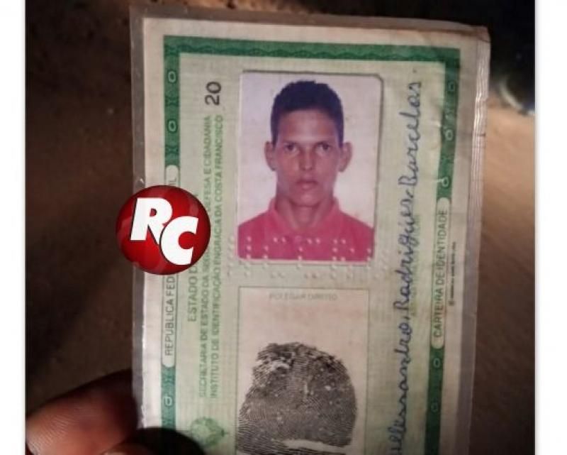 Motorista morre após capotamento na Linha 58 em São Domingos do Guaporé. Motorista morre após capotamento na Linha 58 em São Domingos do Guaporé.