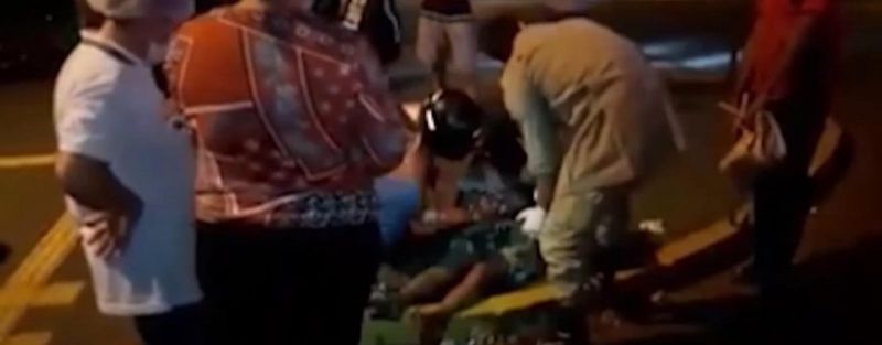 Mulher dá luz no meio da rua com ajuda de motoboy, em Cacoal - Vídeo  Mulher dá luz no meio da rua com ajuda de motoboy, em Cacoal - Vídeo