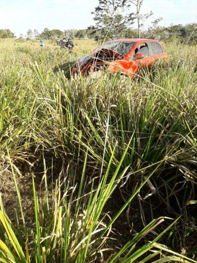Mulher morre em acidente de carro na área rural de Colorado do Oeste Mulher morre em acidente de carro na área rural de Colorado do Oeste