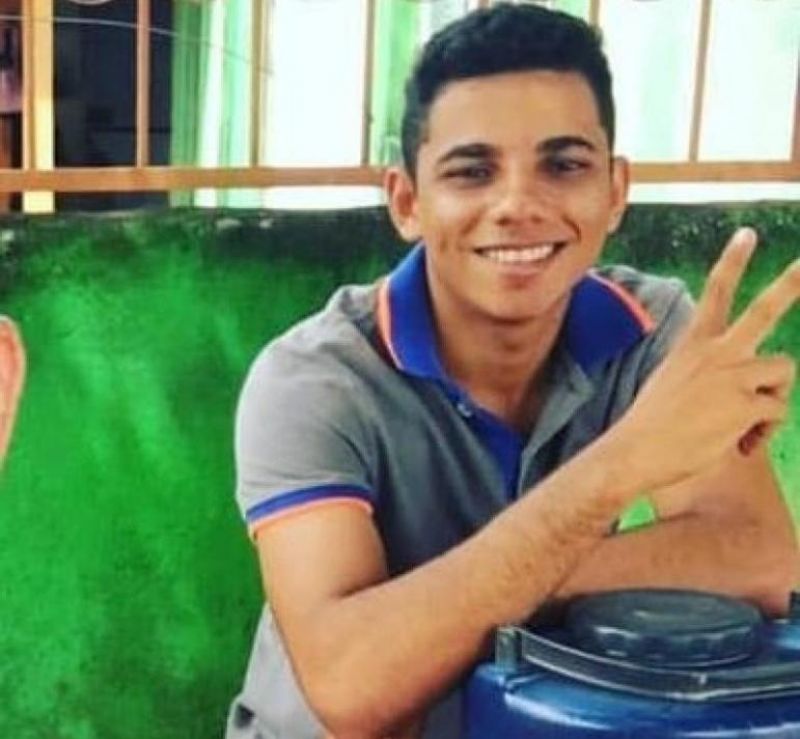 Nota de Falecimento - Pablo Rangel, morador de Rolim de Moura vem a óbito, em Porto Velho, vítima de Leucemia aguda e Covid-19 Nota de Falecimento - Pablo Rangel, morador de Rolim de Moura vem a óbito, em Porto Velho, vítima de Leucemia aguda e Covid-19