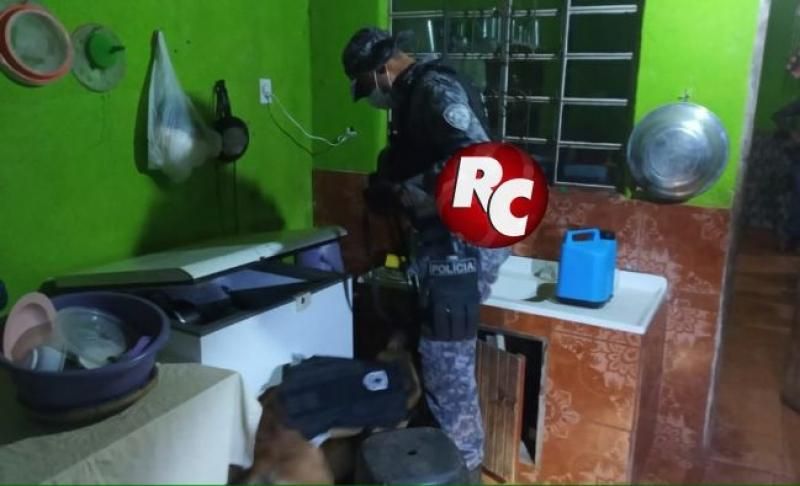 Polícia Civil e Polícia Militar apreendem drogas durante cumprimento de busca e apreensão em São Miguel do Guaporé Polícia Civil e Polícia Militar apreendem drogas durante cumprimento de busca e apreensão em São Miguel do Guaporé