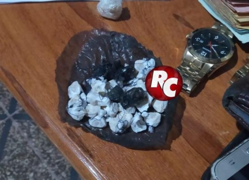 Polícia Civil e Polícia Militar apreendem drogas durante cumprimento de busca e apreensão em São Miguel do Guaporé Polícia Civil e Polícia Militar apreendem drogas durante cumprimento de busca e apreensão em São Miguel do Guaporé