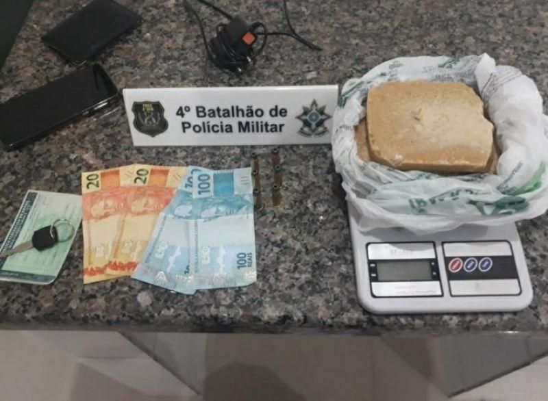 Polícia Militar apreende 1kg de crack, em Cacoal Polícia Militar apreende 1kg de crack, em Cacoal