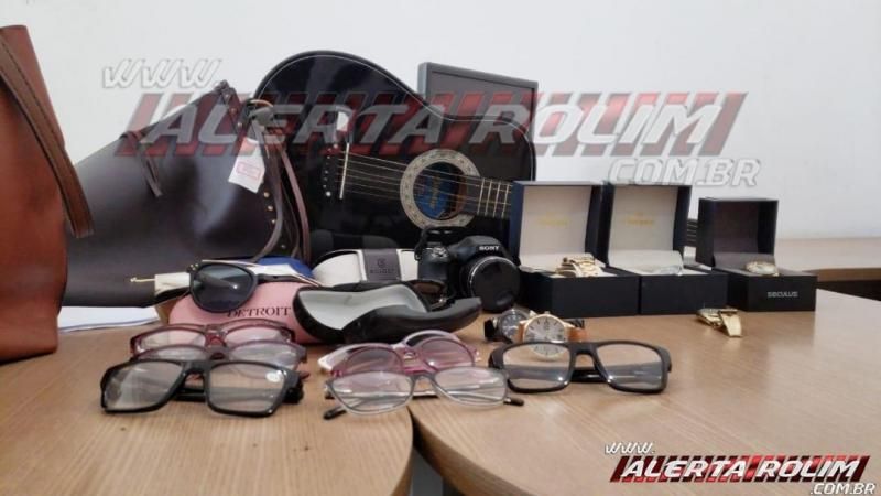 Polícia Militar realiza grande apreensão de produtos furtados e outros vários produtos de origem duvidosa, em Rolim de Moura - Vídeo Polícia Militar realiza grande apreensão de produtos furtados e outros vários produtos de origem duvidosa, em Rolim de Moura - Vídeo