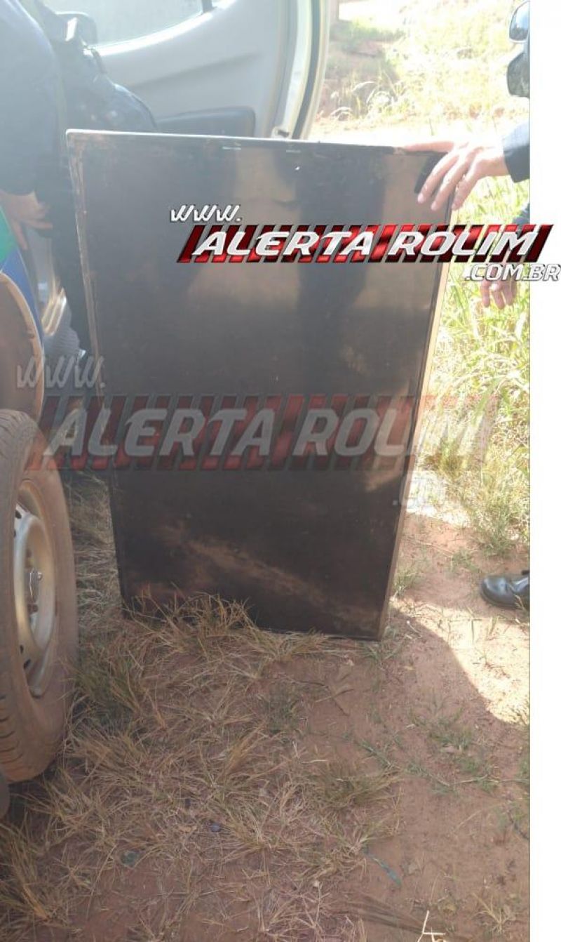 Polícia Militar recupera segunda moto que foi furtada da mesma residência, em Rolim de Moura Polícia Militar recupera segunda moto que foi furtada da mesma residência, em Rolim de Moura