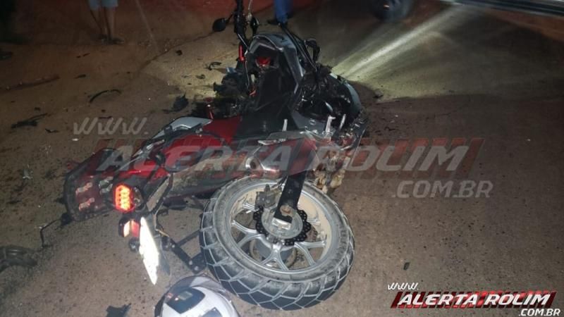 URGENTE – Policial Penal morre após grave colisão frontal entre carro e moto na RO-010, em Rolim de Moura
