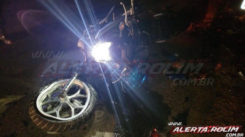 URGENTE – Policial Penal morre após grave colisão frontal entre carro e moto na RO-010, em Rolim de Moura - Vídeo URGENTE – Policial Penal morre após grave colisão frontal entre carro e moto na RO-010, em Rolim de Moura - Vídeo