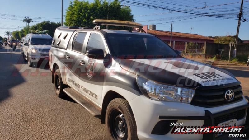 Policial Penal, vítima fatal de acidente em Rolim de Moura é sepultado com honras fúnebres, em Alta Floresta do Oeste - Fotos e Vídeo Policial Penal, vítima fatal de acidente em Rolim de Moura é sepultado com honras fúnebres, em Alta Floresta do Oeste - Fotos e Vídeo