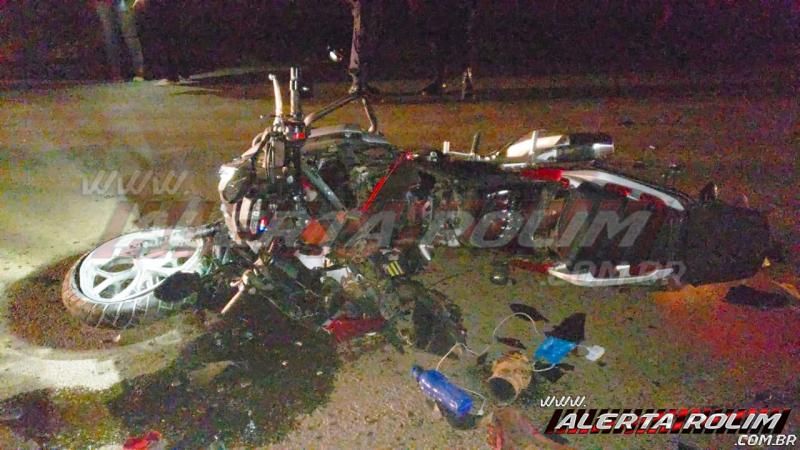 Policial Penal, vítima fatal de acidente em Rolim de Moura é sepultado com honras fúnebres, em Alta Floresta do Oeste - Fotos e Vídeo Policial Penal, vítima fatal de acidente em Rolim de Moura é sepultado com honras fúnebres, em Alta Floresta do Oeste - Fotos e Vídeo