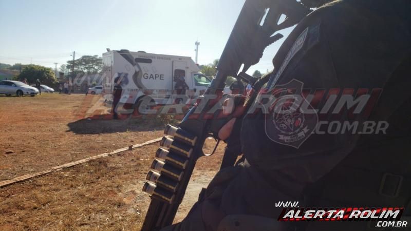 Policial Penal, vítima fatal de acidente em Rolim de Moura é sepultado com honras fúnebres, em Alta Floresta do Oeste - Fotos e Vídeo Policial Penal, vítima fatal de acidente em Rolim de Moura é sepultado com honras fúnebres, em Alta Floresta do Oeste - Fotos e Vídeo