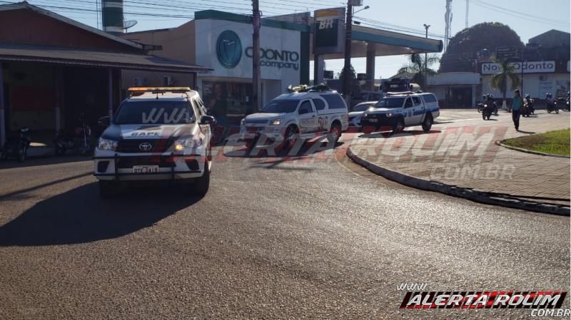 Policial Penal, vítima fatal de acidente em Rolim de Moura é sepultado com honras fúnebres, em Alta Floresta do Oeste - Fotos e Vídeo Policial Penal, vítima fatal de acidente em Rolim de Moura é sepultado com honras fúnebres, em Alta Floresta do Oeste - Fotos e Vídeo