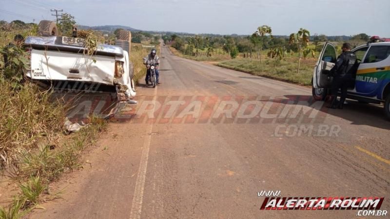 Capotamento de veículo é registrado na RO-010 entre às linhas 148 e 152 Capotamento de veículo é registrado na RO-010 entre às linhas 148 e 152