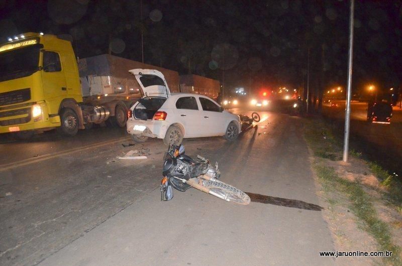 Três pessoas ficam gravemente feridas em acidente na BR-364, em Jaru Três pessoas ficam gravemente feridas em acidente na BR-364, em Jaru