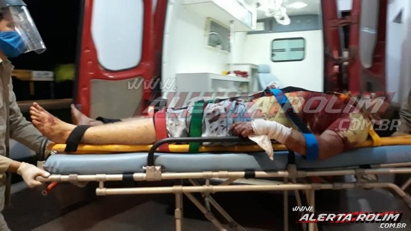 URGENTE - Homem é esfaqueado durante discussão, em Rolim de Moura; dois suspeitos foram presos pela equipe do PATAMO da PM URGENTE - Homem é esfaqueado durante discussão, em Rolim de Moura; dois suspeitos foram presos pela equipe do PATAMO da PM