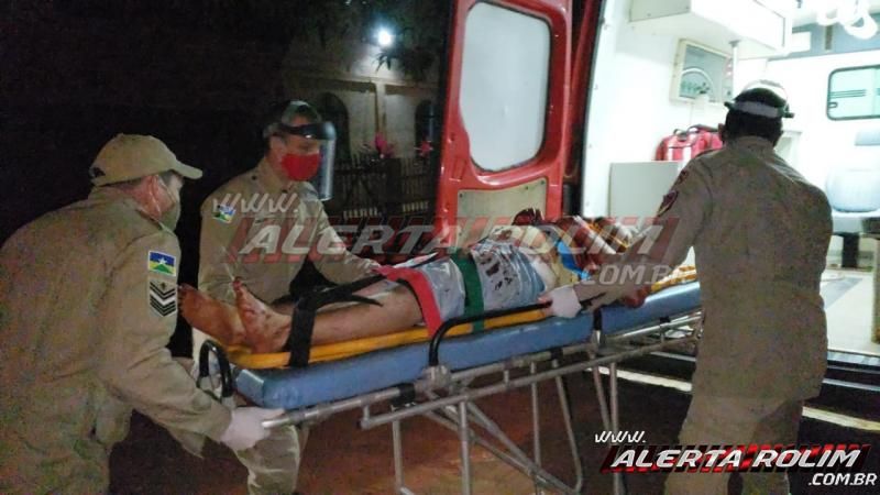 URGENTE - Homem é esfaqueado durante discussão, em Rolim de Moura; dois suspeitos foram presos pela equipe do PATAMO da PM URGENTE - Homem é esfaqueado durante discussão, em Rolim de Moura; dois suspeitos foram presos pela equipe do PATAMO da PM