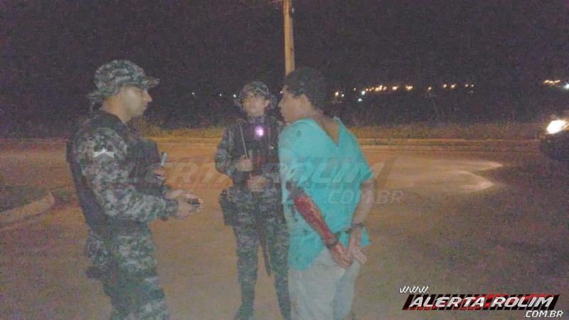 ATUALIZADA - Homem é esfaqueado durante discussão, em Rolim de Moura; dois suspeitos foram presos pela equipe do PATAMO da PM ATUALIZADA - Homem é esfaqueado durante discussão, em Rolim de Moura; dois suspeitos foram presos pela equipe do PATAMO da PM