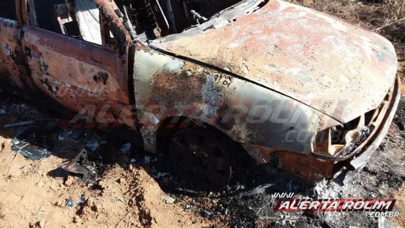 veiculo-e-encontrado-incendiado-na-linha-do-pedro-em-castanheiras-13821-09f2d8f2a4718ed23b7ab3f694ea3df3 veiculo-e-encontrado-incendiado-na-linha-do-pedro-em-castanheiras-13821-09f2d8f2a4718ed23b7ab3f694ea3df3