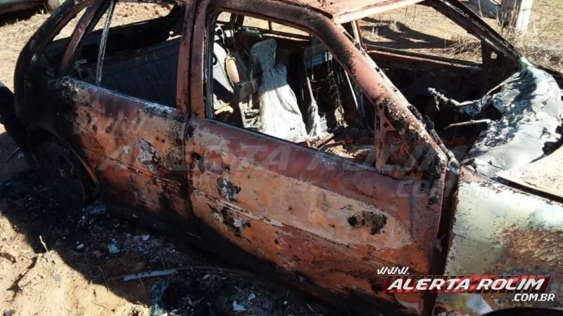 veiculo-e-encontrado-incendiado-na-linha-do-pedro-em-castanheiras-13821-2cdb917973c7d02ab94ad4b79f0fadf9 veiculo-e-encontrado-incendiado-na-linha-do-pedro-em-castanheiras-13821-2cdb917973c7d02ab94ad4b79f0fadf9